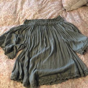 Off the shoulder boutique top